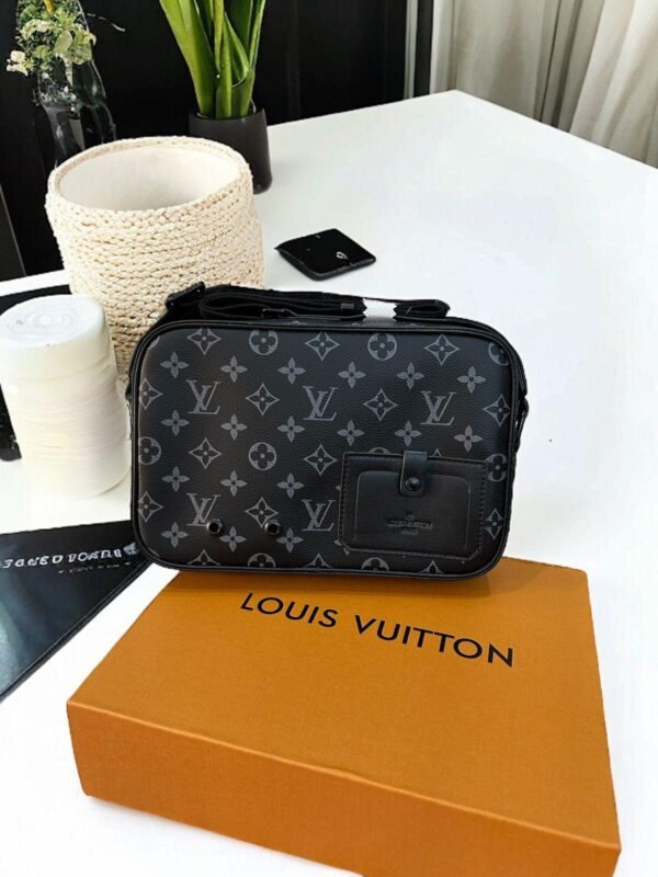 Louis Vuitton Messanger Bag