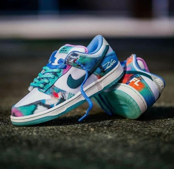 Nike SB Dunk Low