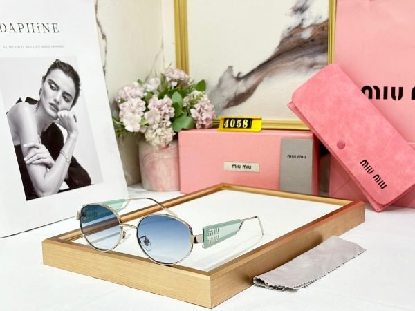 Miu Miu Sunglass