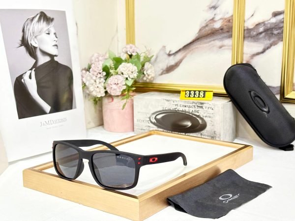 Oakley Sports Sunglass