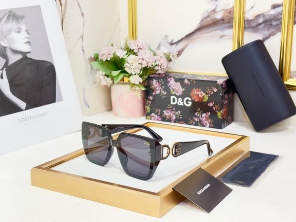 Dolce & Gabbana Wayfarer