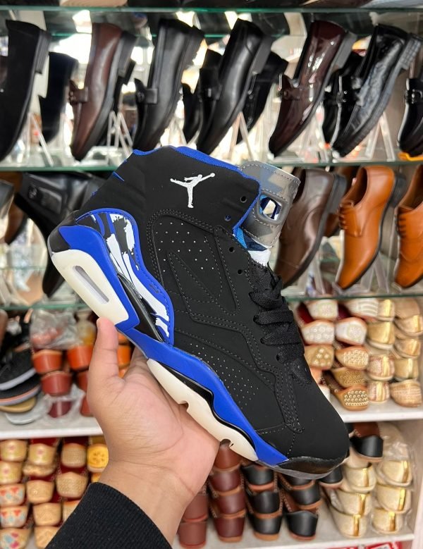 Nike Jordan Retro Sneaker