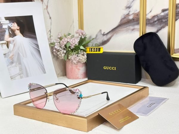 Gucci Pearl Sunglass - Image 2