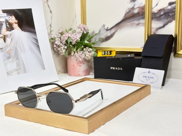 Prada - Image 3