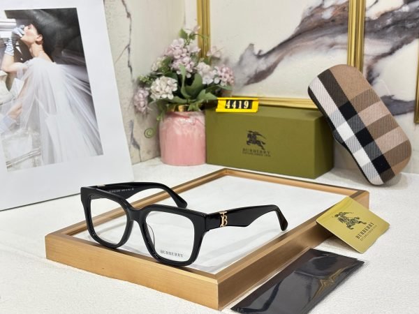 Burberry - Image 9