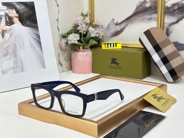 Burberry - Image 7