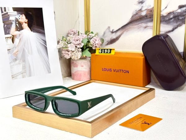 Louis Vuitton - Image 5