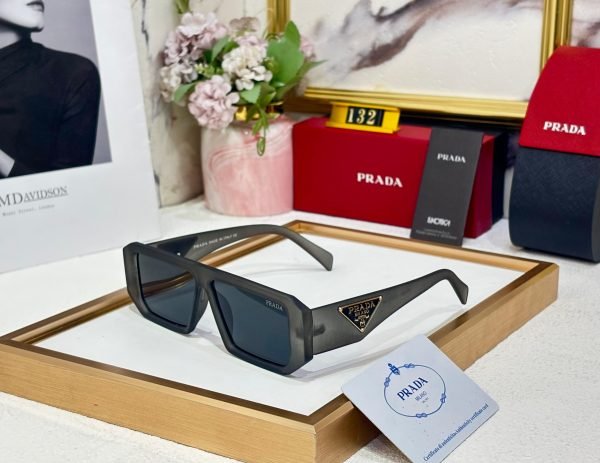 Prada - Image 4