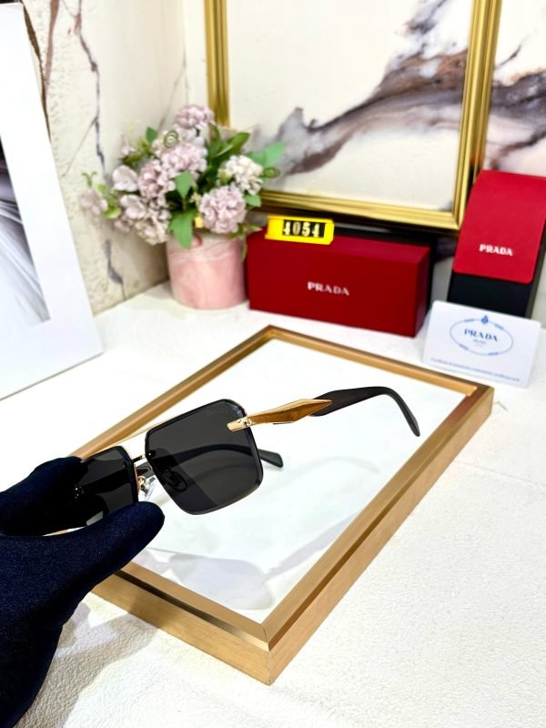 Prada - Image 2