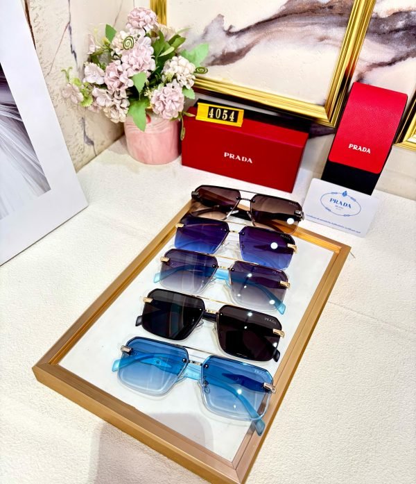 Prada - Image 7