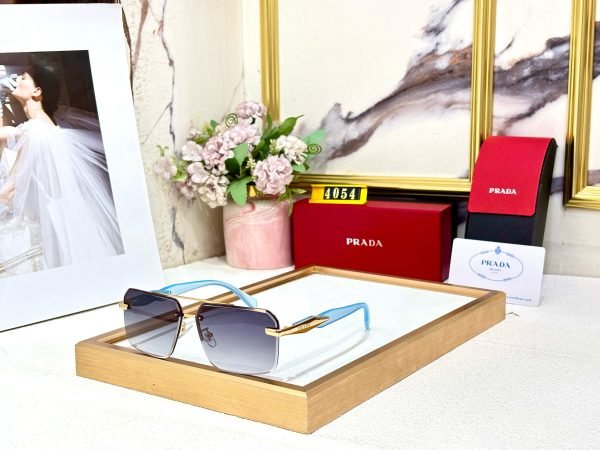 Prada - Image 6