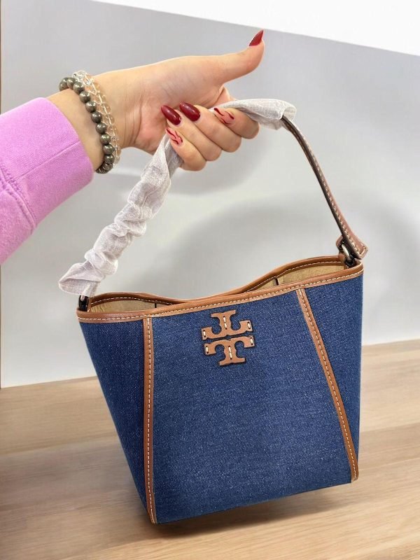 TORY BURCH MCGRAW BUCKET BAG - Image 2