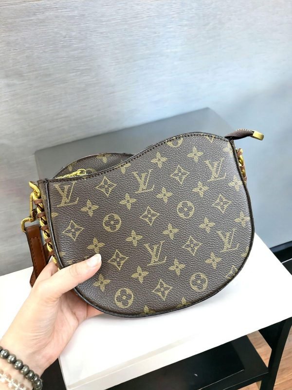 Louis Vuitton Sling Bag - Image 3