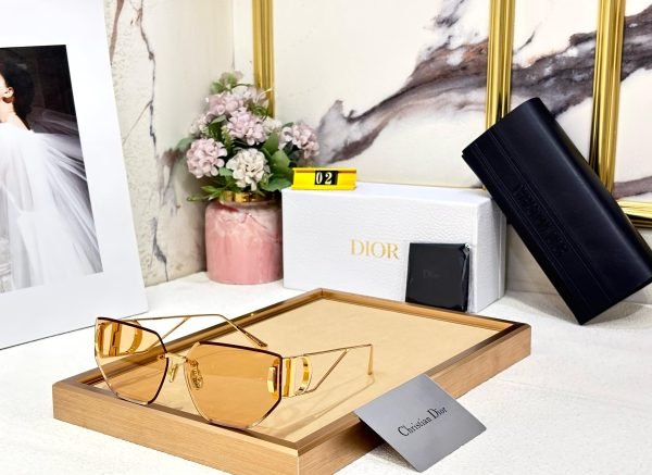DIOR