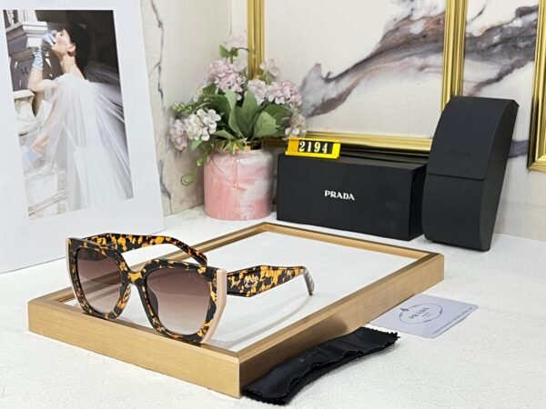 PRADA - Image 3
