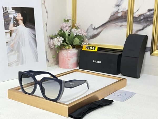 PRADA - Image 5