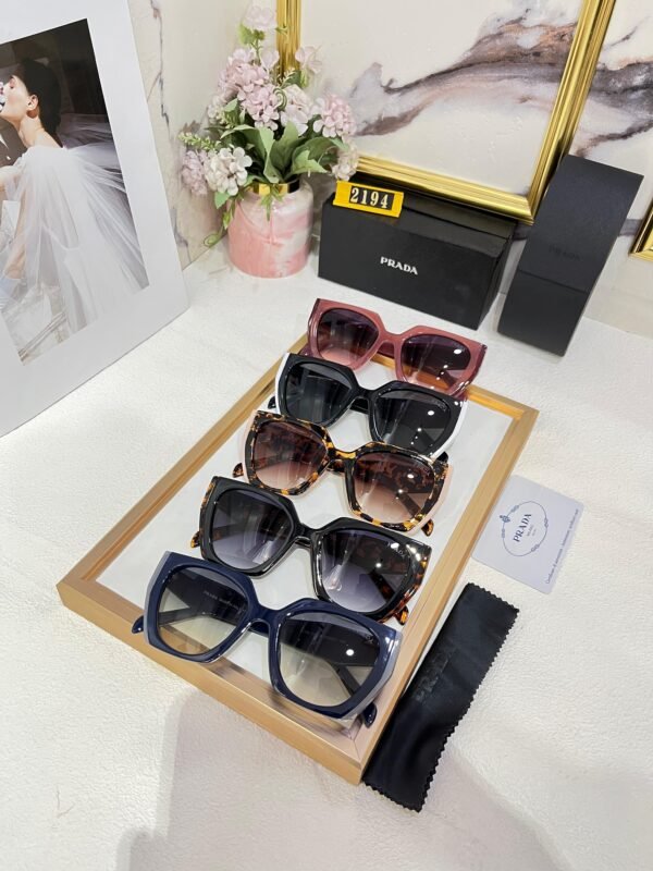 PRADA - Image 6