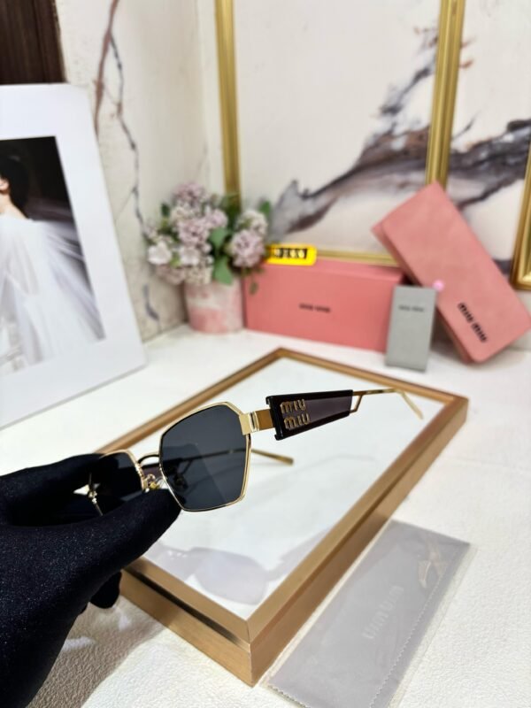 MIU MIU - Image 2
