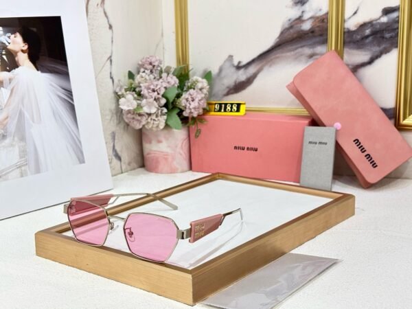 MIU MIU - Image 3
