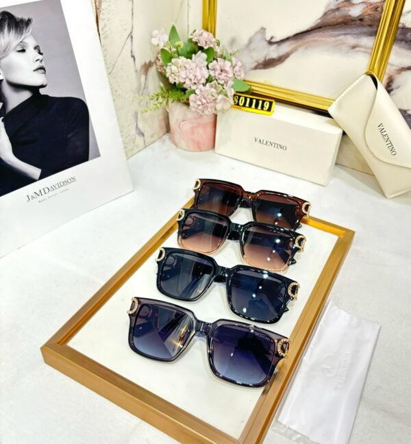 VALENTINO - Image 6