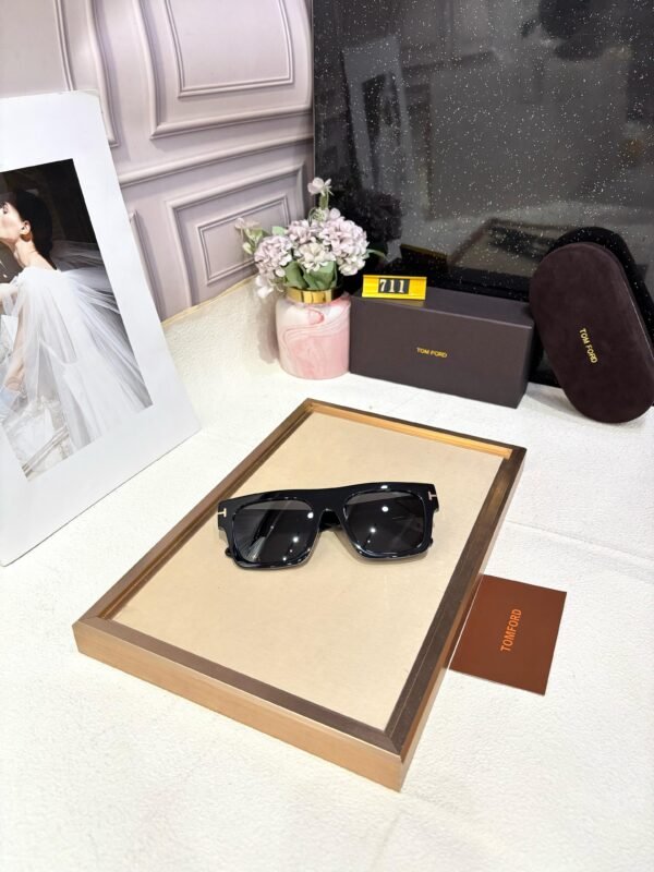 TOM FORD - Image 4