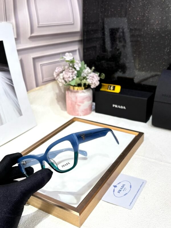 PRADA - Image 2