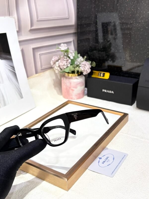 PRADA - Image 6