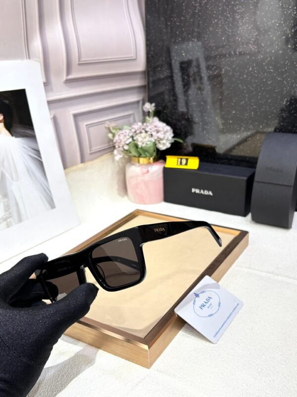 PRADA - Image 2