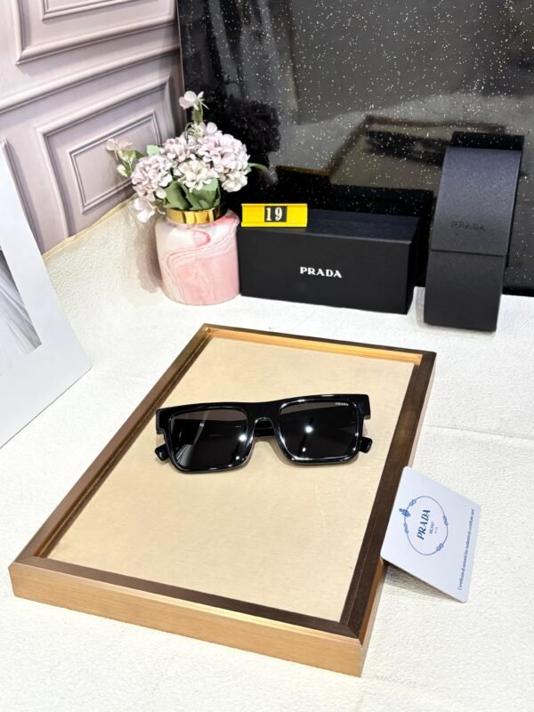 PRADA - Image 4