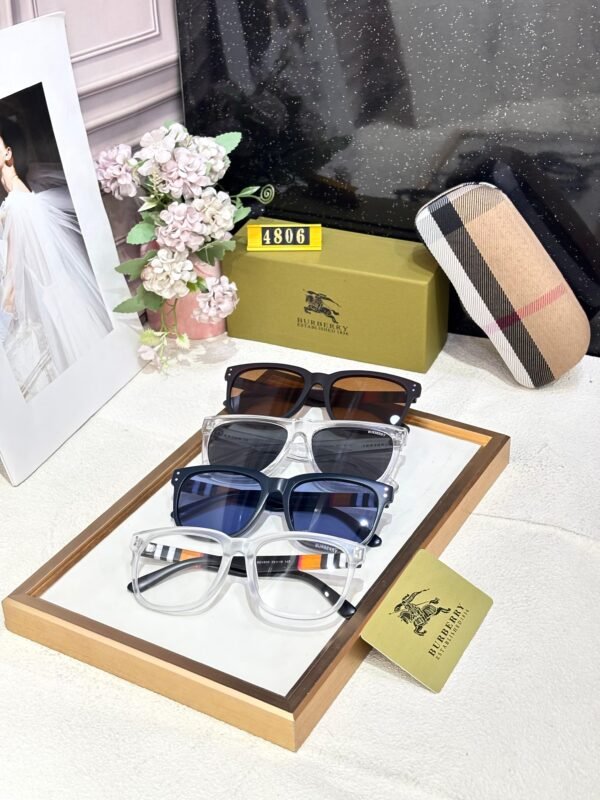 BURBERRY - Image 7