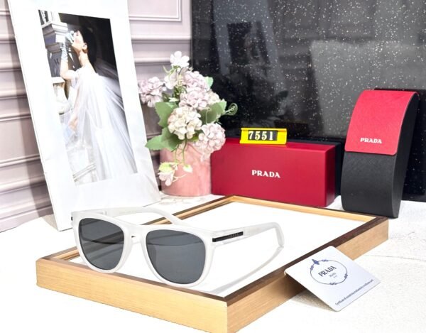 PRADA - Image 3