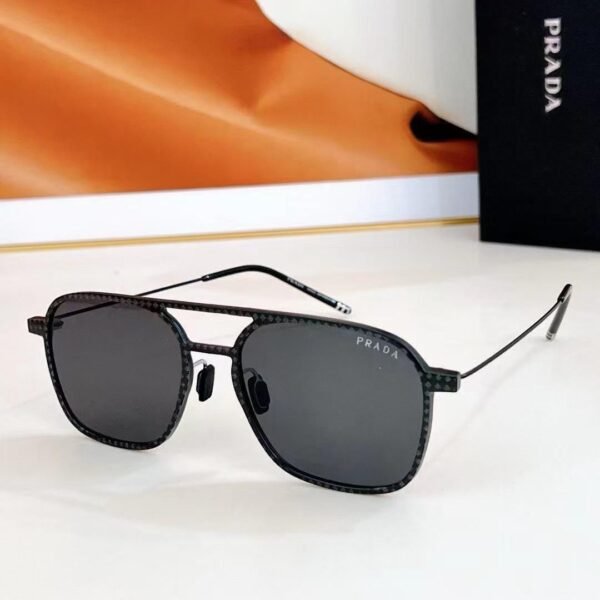 PRADA - Image 4