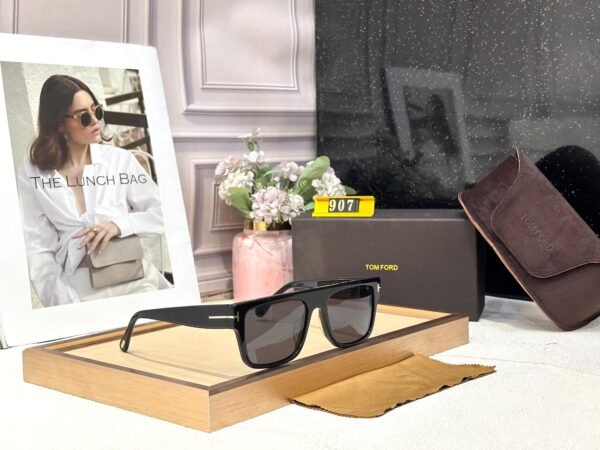 TOM FORD - Image 3