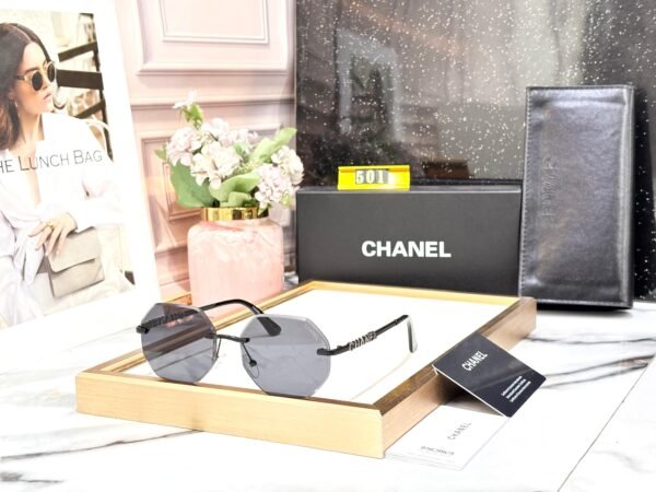 CHANEL - Image 3
