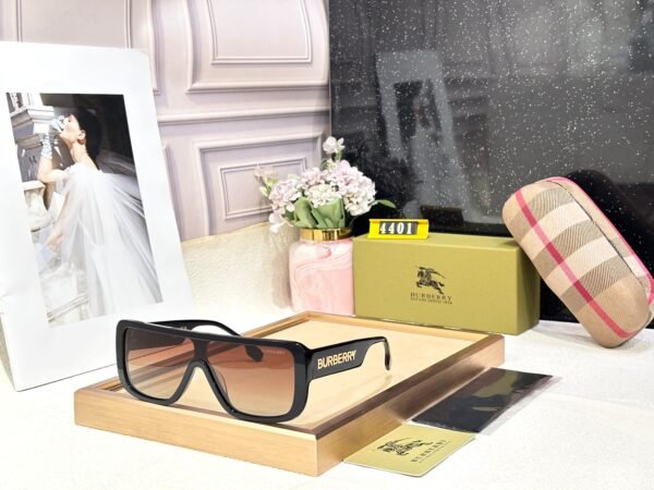 BURBERRY - Image 3
