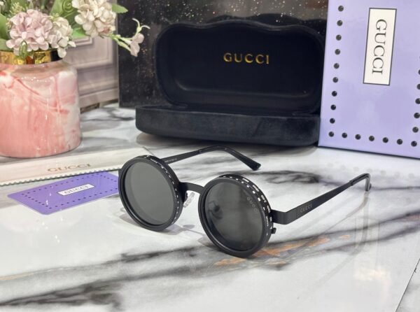 GUCCI LENS CHANGING DARK TO LIGHT