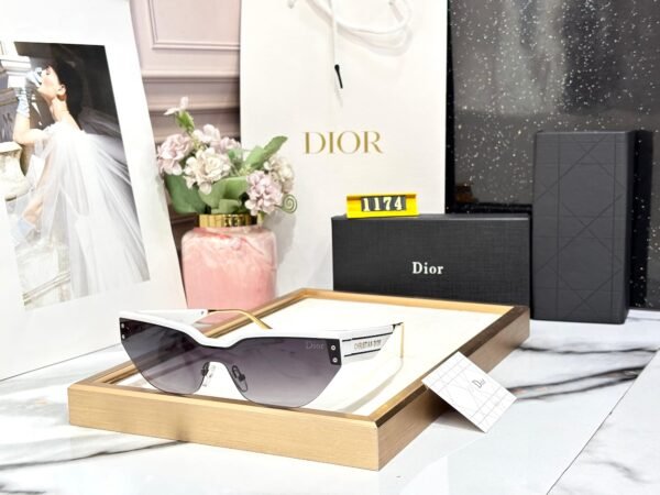 DIOR - Image 5