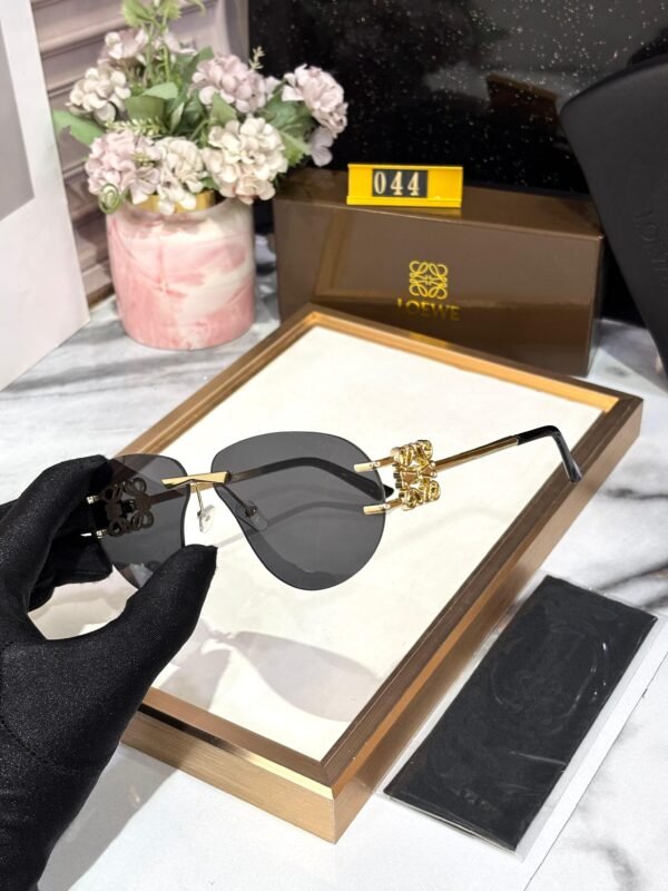 LOEWE - Image 2