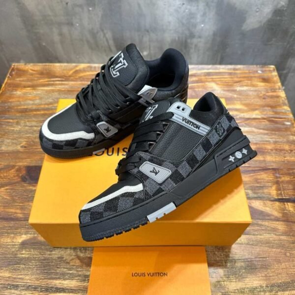 Louis Vuitton Sneaker - Image 4