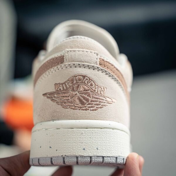 Nike Airjordan 1 - Image 4