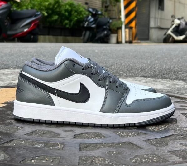 Nike Airjordan 1 - Image 4