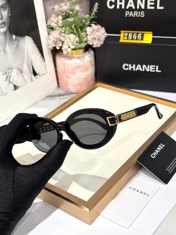 CHANEL - Image 3