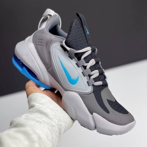 Nike Sneaker - Image 2