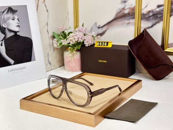 TOM FORD - Image 11