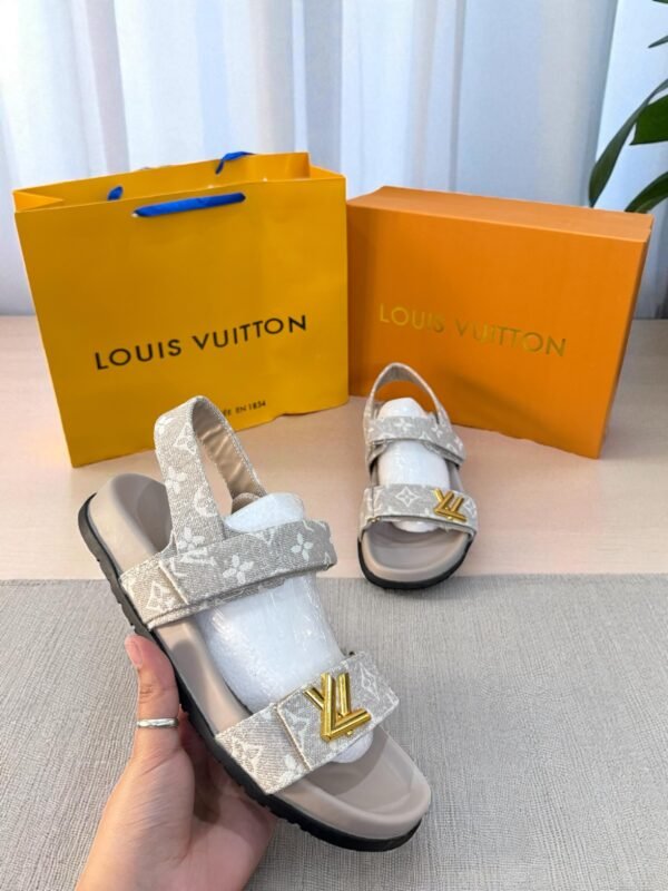 LOUIS VUITTON WOMEN’s SANDALS - Image 2