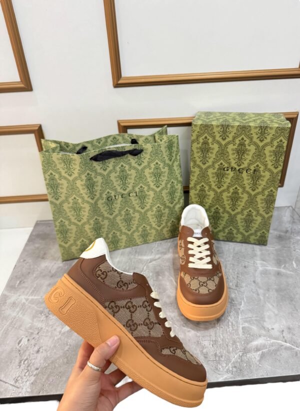GUCCI WOMEN’s SNEAKERS - Image 3