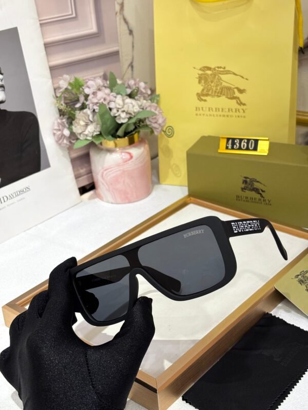 BURBERRY - Image 2