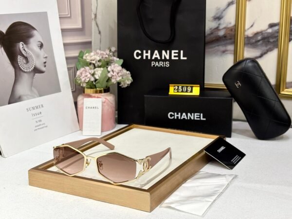 CHANEL - Image 7