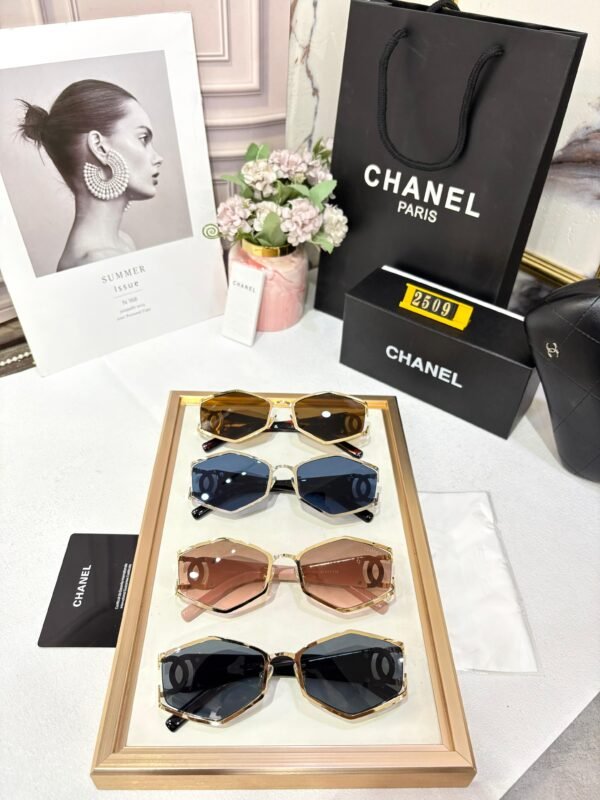 CHANEL - Image 9