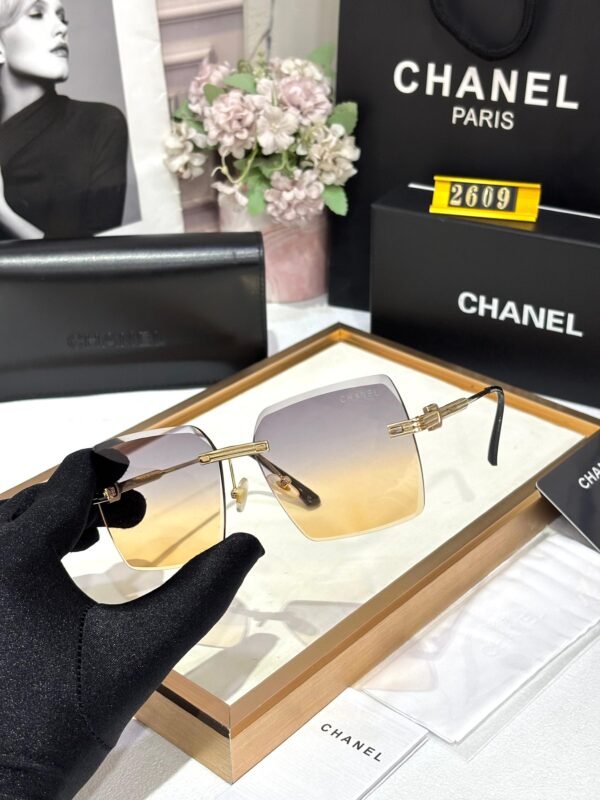 CHANEL - Image 7